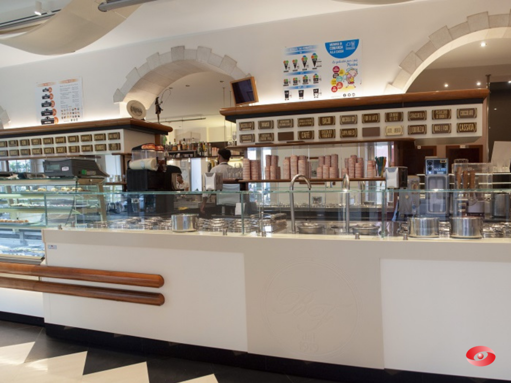 Bar Fiamma – Margherita di Savoia: arredamento realizzato da Zingrillo.com, foto 1 di 5