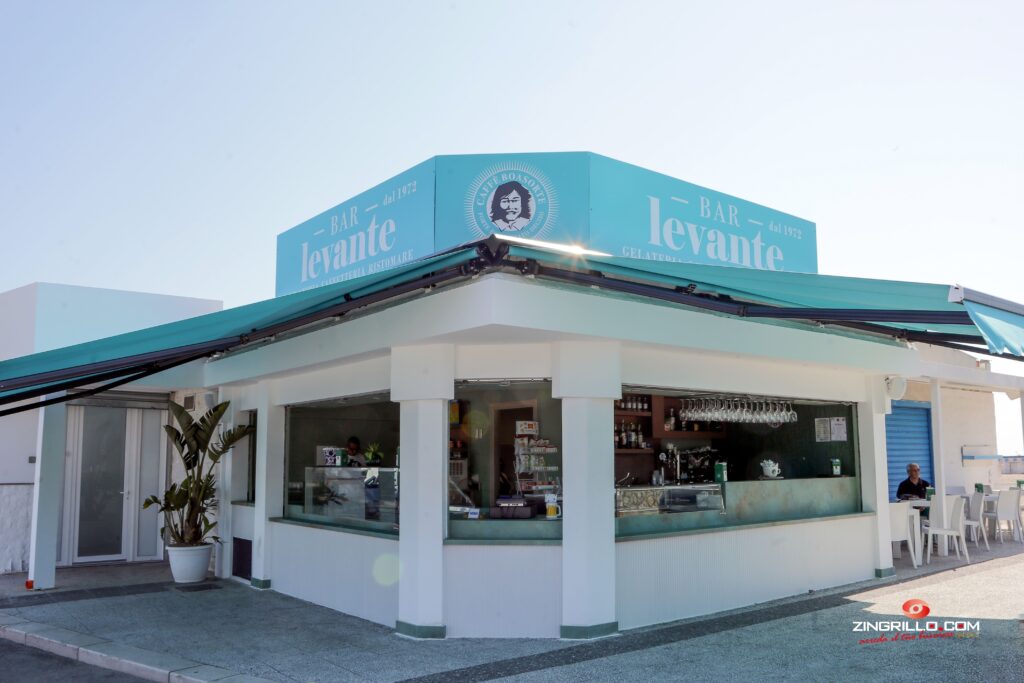 Bar Levante – Barletta: arredamento realizzato da Zingrillo.com, foto 1 di 9