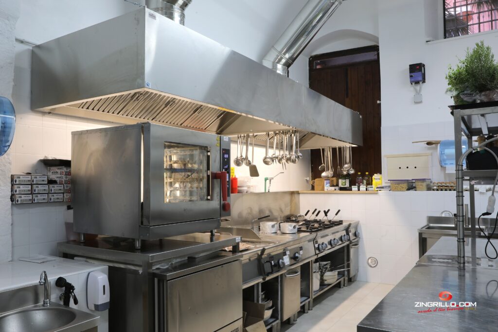 Trattoria della stampa – Barletta: arredamento realizzato da Zingrillo.com, foto 1 di 8