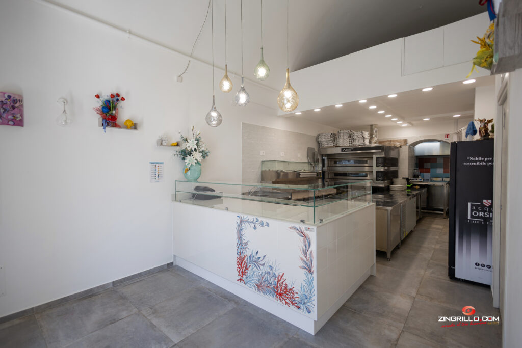 Corallo bistrot 51 – Mattinata: arredamento realizzato da Zingrillo.com, foto 1 di 9